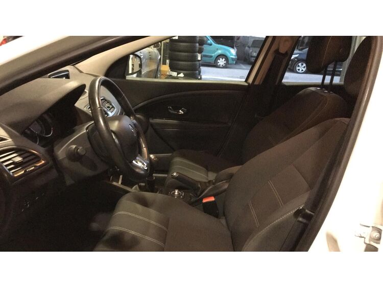 Renault Megane Sport Tourer 1.5 DCI 110CV foto 6